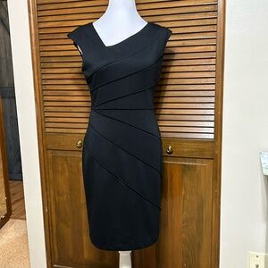London Times Black Sheath Dress with Sunburst Side Detail Size 6